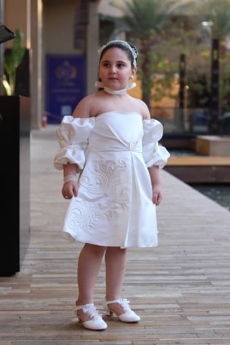 فستان فاوانيا مع تطريز للأطفال