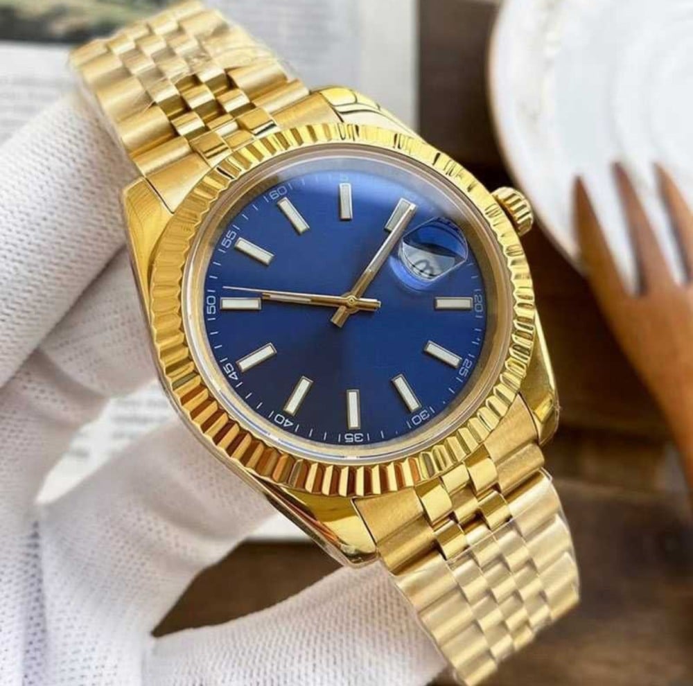 ساعة رجالية SVENSTAR باللون الذهبي داخلي الأزرق