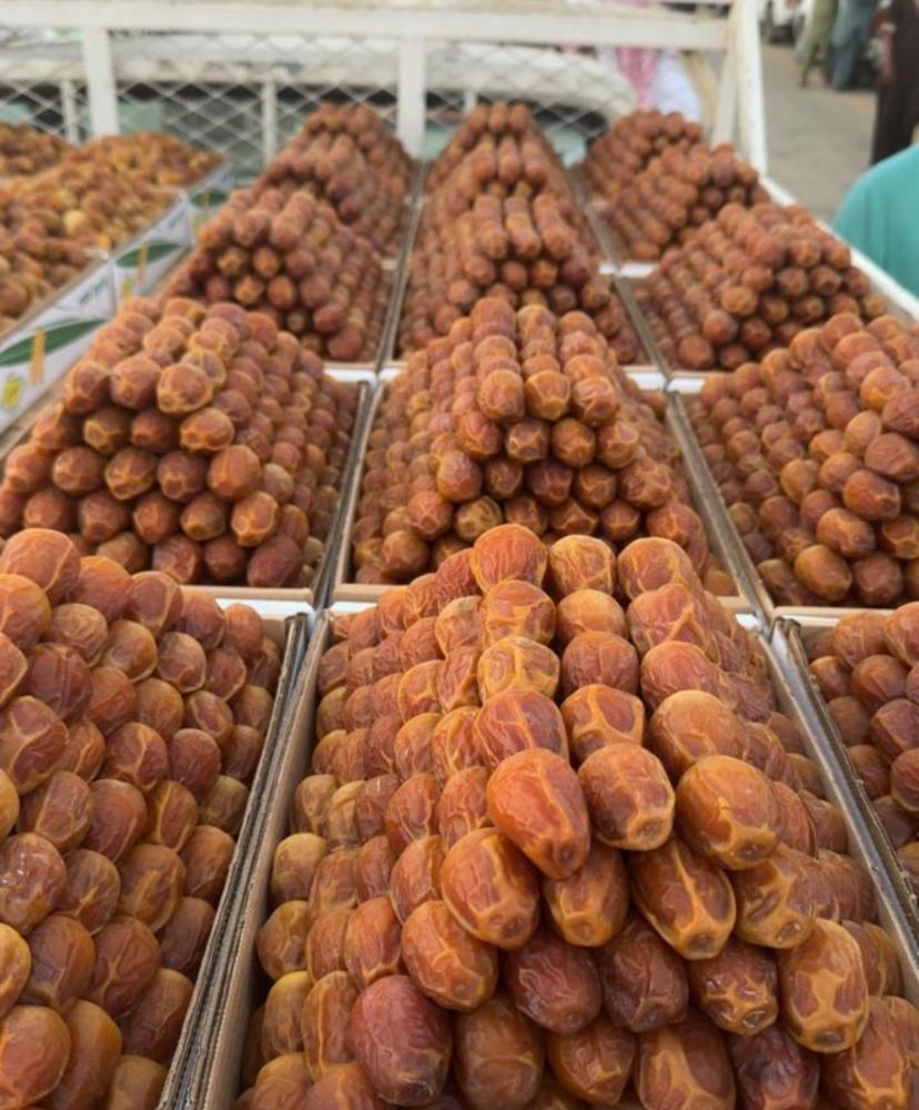 تمر جالكسي  ملكي 5 كيلو تقريبا