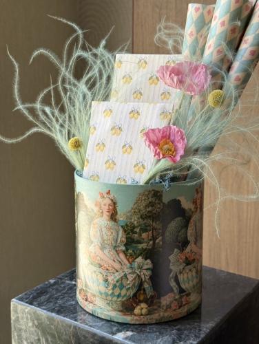 ‏ BLOOMING IN WONDERLAND