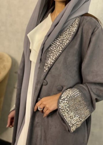 عباية شتوية فخمة بشامواه موڤ وشك كريستالات فضي