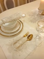 مفرش سكري بتطريز دانتيل لون ذهبي