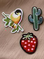 اكسسوار مطرز