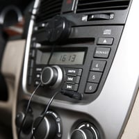 وصلة بلوتوث اوكي aukey مع شاحن سيارة