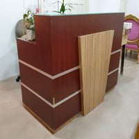 مستعملة | نظيفة بحالة جيدة طاولة استقبال بنية بالج...