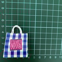 مغناطيس كيس باث اند بودي