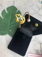 طقم اسواره و خاتم وقلاده مطلي ذهب بالاسم