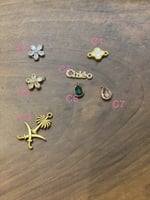 كمامات مزينة بكريستال واشكال مختلفة(الحبة)