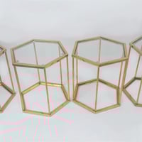 طاولات خدمة 4 قطع ستيل ذهبي اللون بسطح زجاج