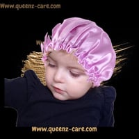 قبعات ساتان للاطفال مناسبة من عمر (1-6) سنوات مبطن...