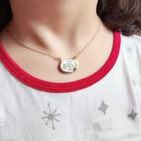 سلسال ملكي فاخر بالاسم