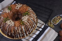 كيك التمر بالصوصات ( كبيرة )