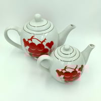 ابريق برسلان نقش عنب احمر