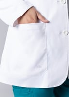 لاب كوت طبي قصير من ماركة هيلينج هاندز