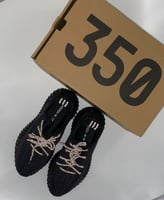 شوز ايزي باللون الأسود مع لمعة في الحبال ، هاي كوا...