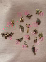 اضافة اكسسوار معدني للكمامة