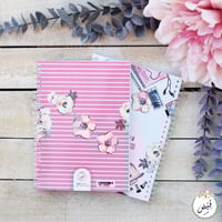 دفتر وسط زهرة