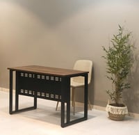 طاولة مكتب سطح خشبي