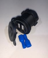 بريزة مدخلين يو اس بي بغطاء