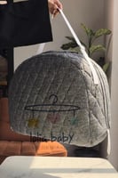 سرير رمادي مناسب للجنسين