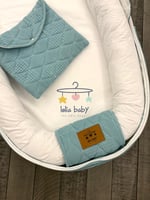 سرير متنقل فيروزي