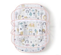 عش نوم مريح مع وسائد جانبية وناموسية