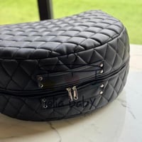 سرير متنقل جلد أسود مناسب للجنسين