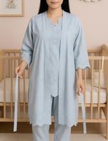 طقم بجاما ازرق ناعم مع روب استقبال أنثوي وأنيق