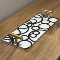 صينية تقديم من الأكريليك بتصميم مزخرف ومقابض معدني...