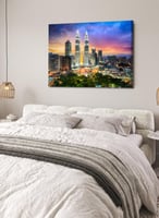 لوحة كانفاس على إطار خشبي لمنظر لمدينة كوالالمبور...