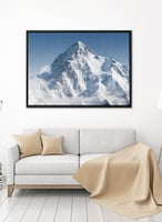 لوحة كانفاس على إطار خشبي لثاني أعلى جبال العالم ج...