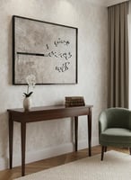 لوحة كانفاس على إطار خشبي مع عبارة بارزة من الأكري...