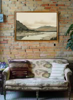 لوحة كانفاس على إطار خشبي بإطار خارجي باللون الخشب...