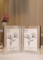 إطار صور فضي مزدوج بمفصلات وخشب خلفي وحماية أمامية...