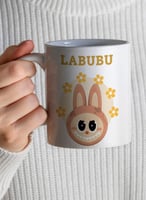 كوب ١١ أونصة من السيراميك بتصميم مطبوع على الجانبي...