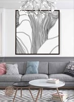 لوحة كانفاس على إطار خشبي بتصميم خطوط سوداء