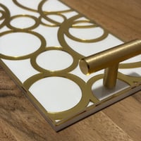 صينية تقديم من الأكريليك بتصميم مزخرف ومقابض معدني...