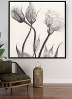 لوحة ازهار كانفاس مربعه بتصميم زهور جميله