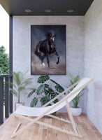 لوحة كانفاس على إطار خشبي، تصميم حصان جامح فى الصح...