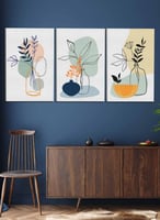 طقم من ٣ لوحات كانفاس على إطار خشبي، تصميم زهرية و...