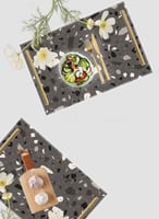 صينية تقديم مصنوعة من الأكريليك مزخرفة بتصميم داكن...