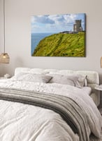 لوحة كانفاس على إطار خشبي لبرج أوبراين بمنحدرات مو...