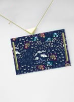 صينية تقديم مصنوعة من الأكريليك مزخرفة بتصميم زهور...