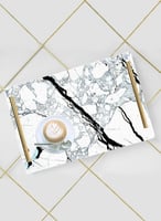 صينية تقديم مصنوعة من الأكريليك مزخرفة بتصميم شكل...