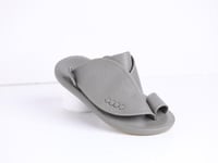 حذاء رندر شرقي شبابي