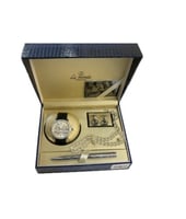 طقم رجالي مع كبك وقلم وساعة ومسبحة مع علبة فخمة