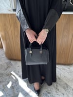 عباية الكم جكار ومن الجانبين نص كلوش- قماش انترنت