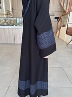 عباية الكم والاسفل كحلي ربع كلوش - قماش كريب واقف