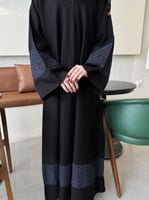عباية الكم والاسفل كحلي ربع كلوش - قماش كريب واقف
