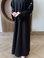 عباية تطريز الكم من الداخل رمادي نص كلوش - قماش كر...